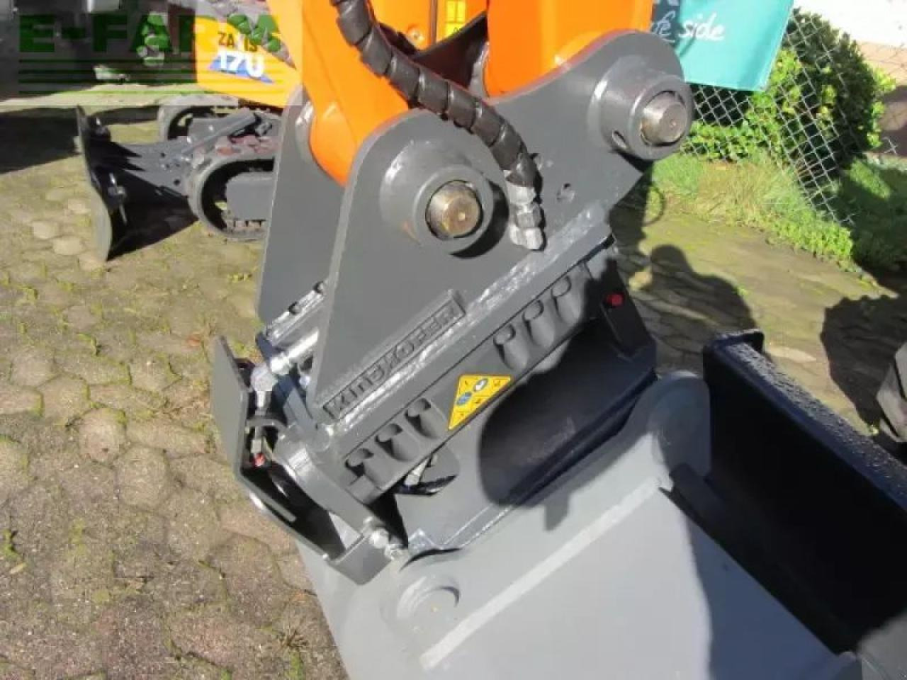 Hitachi zx 33 u-6 - Minigrävmaskin: bild 2 Hitachi zx 33 u-6 - Minigrävmaskin: bild 2