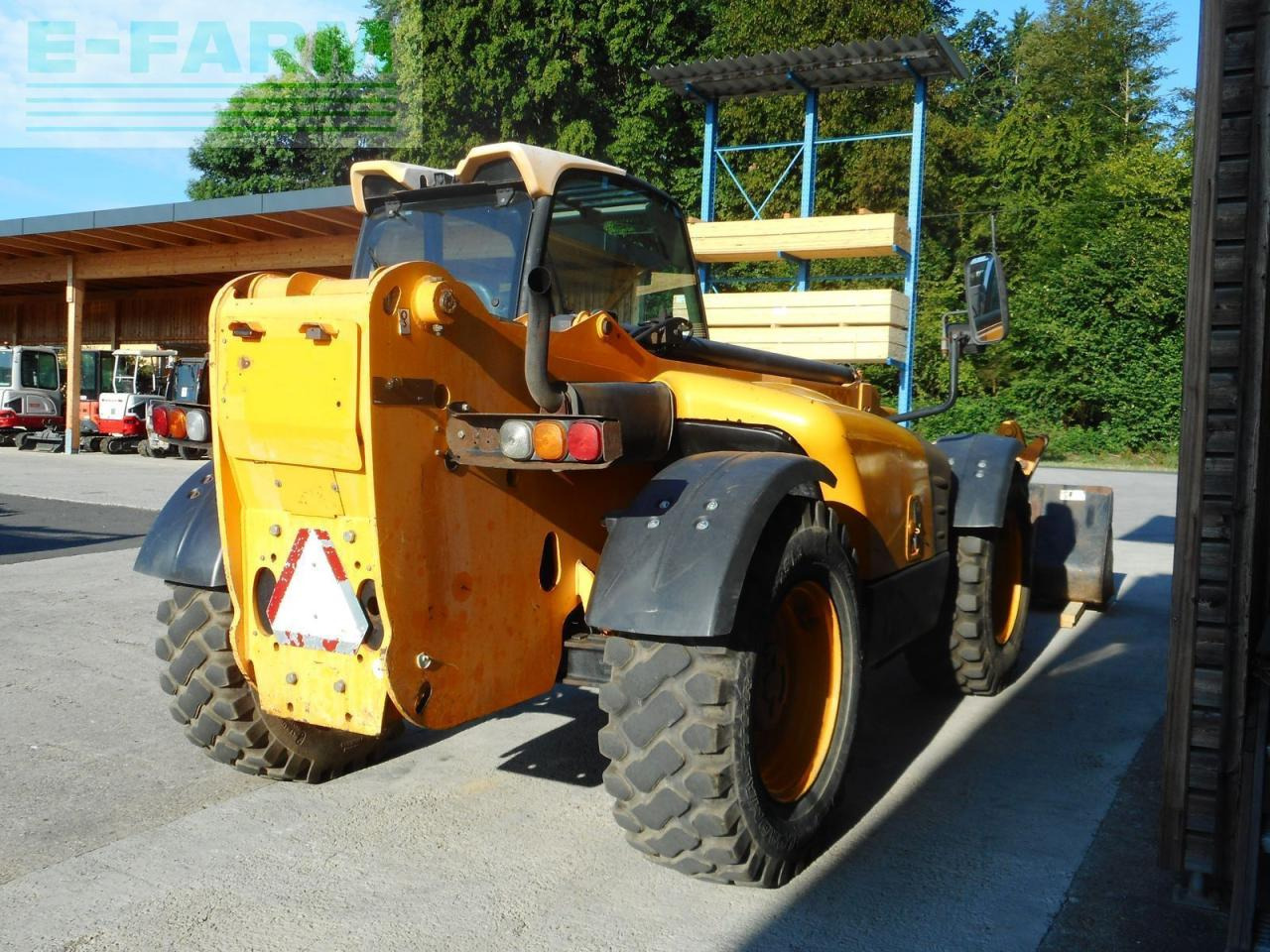 JCB jcb 533-105 ( 3,3t - 10,5m ) - Teleskoplastar: bild 4 JCB jcb 533-105 ( 3,3t - 10,5m ) - Teleskoplastar: bild 4