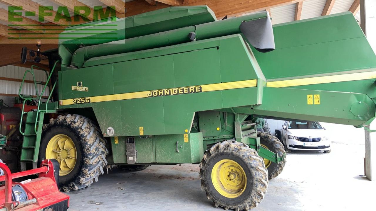 John Deere 2256 HillMaster - Skördetröska: bild 2 John Deere 2256 HillMaster - Skördetröska: bild 2