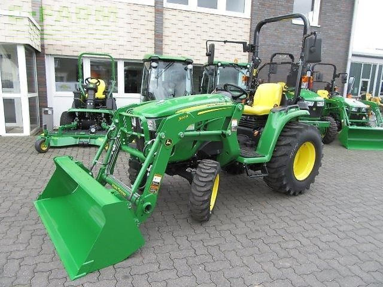 John Deere 3038e 300e - Traktor: bild 1 John Deere 3038e 300e - Traktor: bild 1