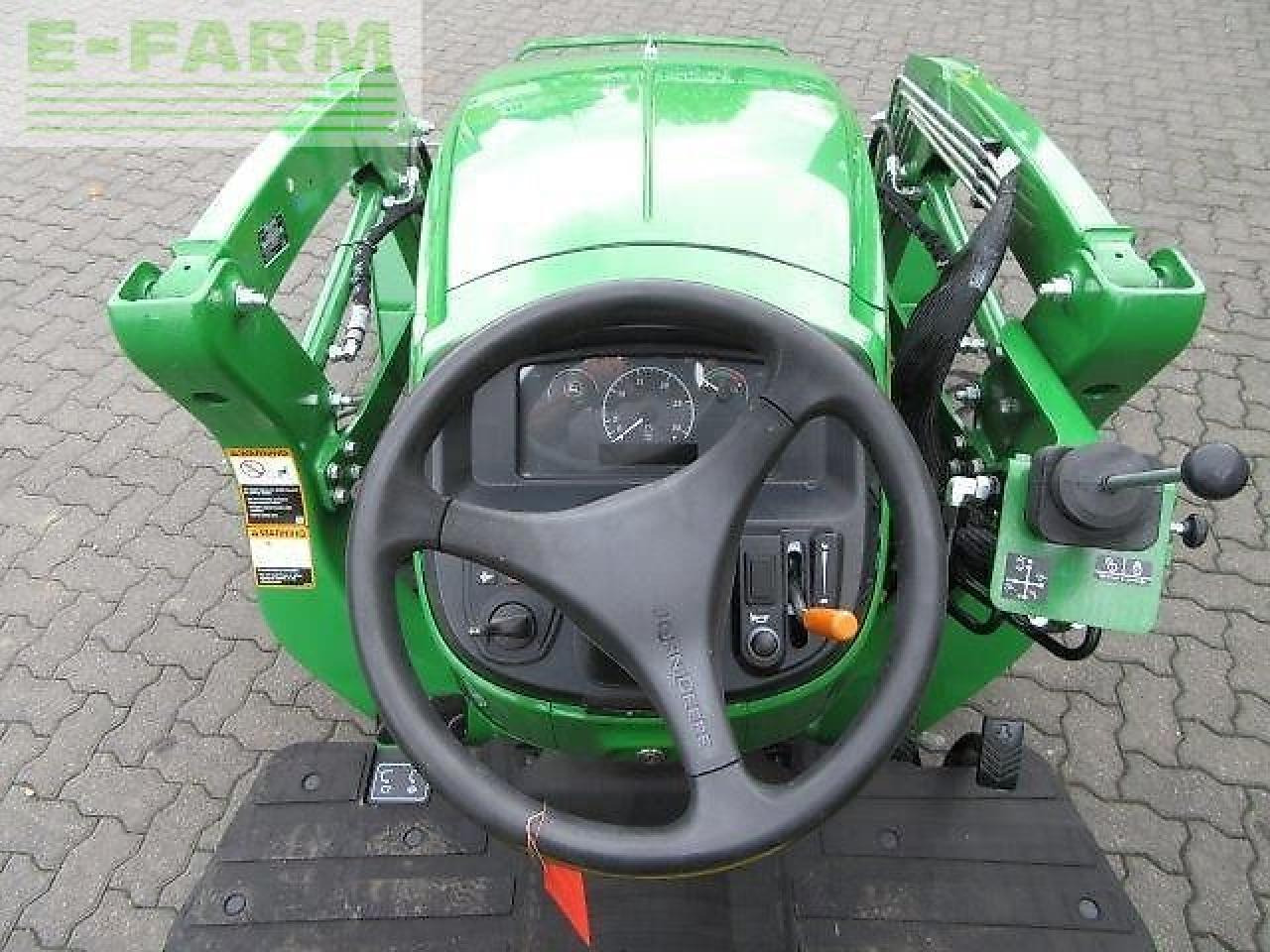 John Deere 3038e 300e - Traktor: bild 4 John Deere 3038e 300e - Traktor: bild 4