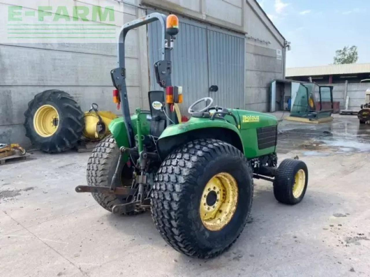 John Deere 4710 - Traktor: bild 4 John Deere 4710 - Traktor: bild 4