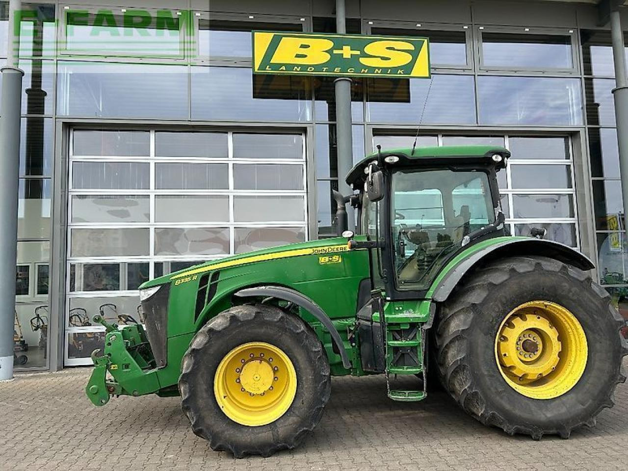 John Deere 8335r - Traktor: bild 1 John Deere 8335r - Traktor: bild 1