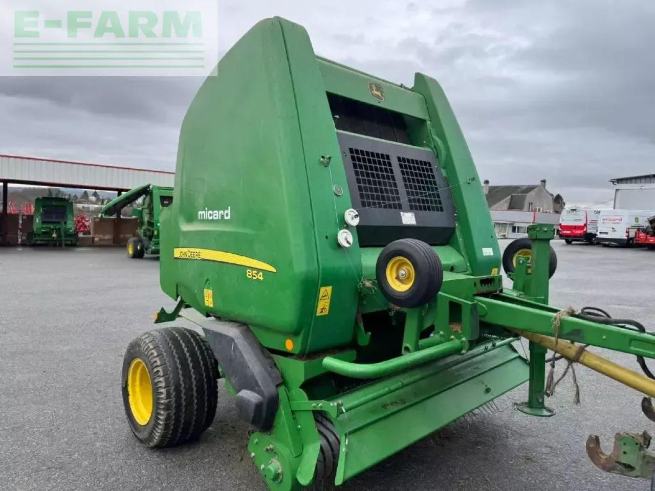 John Deere 854 destockage - Fyrkantspress: bild 2 John Deere 854 destockage - Fyrkantspress: bild 2