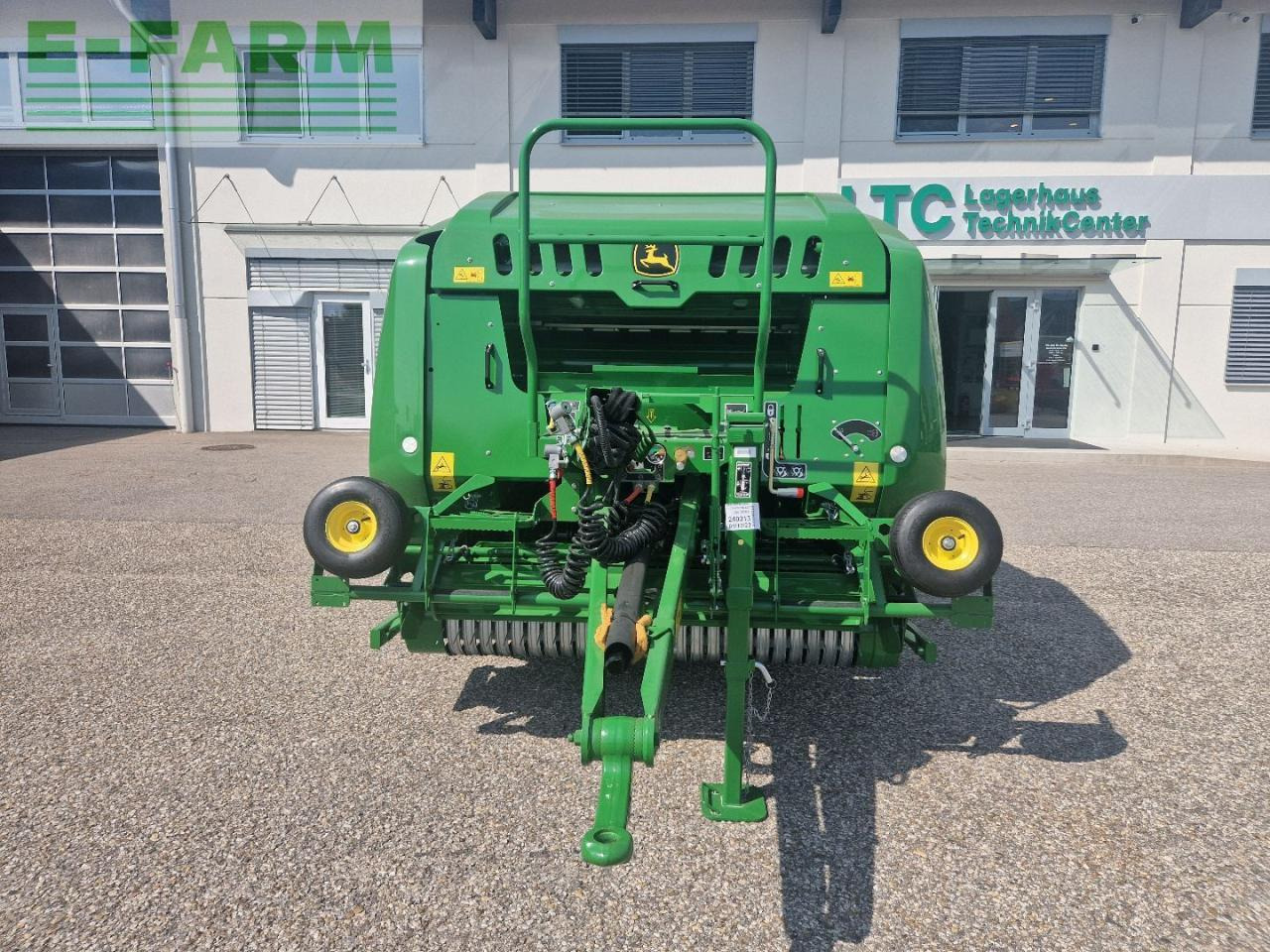 John Deere F441M - Fyrkantspress: bild 3 John Deere F441M - Fyrkantspress: bild 3