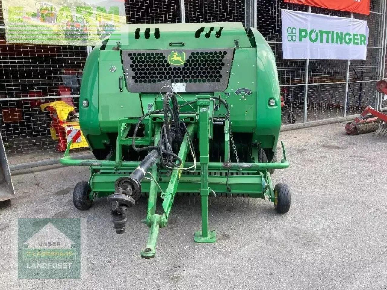 John Deere f440m - Fyrkantspress: bild 2 John Deere f440m - Fyrkantspress: bild 2
