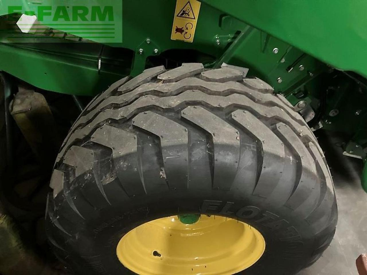 John Deere v451m - Fyrkantspress: bild 3 John Deere v451m - Fyrkantspress: bild 3