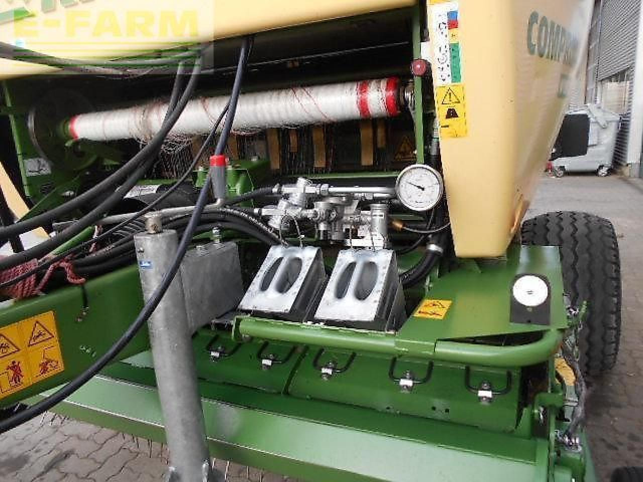 Krone rundballenpresse comprima v180xc - Fyrkantspress: bild 5 Krone rundballenpresse comprima v180xc - Fyrkantspress: bild 5