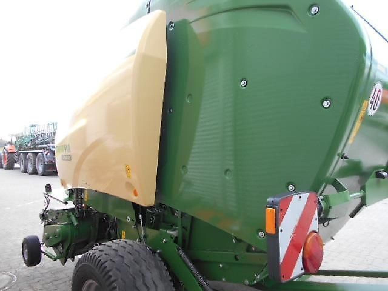 Krone rundballenpresse comprima v180xc - Fyrkantspress: bild 3 Krone rundballenpresse comprima v180xc - Fyrkantspress: bild 3