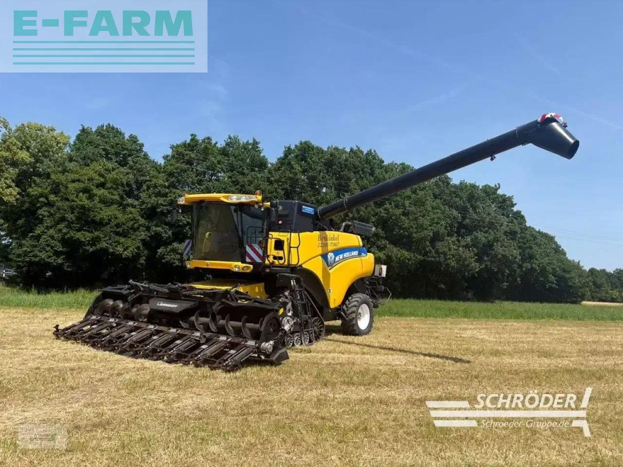 New Holland cr 8080 + schneidwerk 9,15m vario - Skördetröska: bild 1 New Holland cr 8080 + schneidwerk 9,15m vario - Skördetröska: bild 1