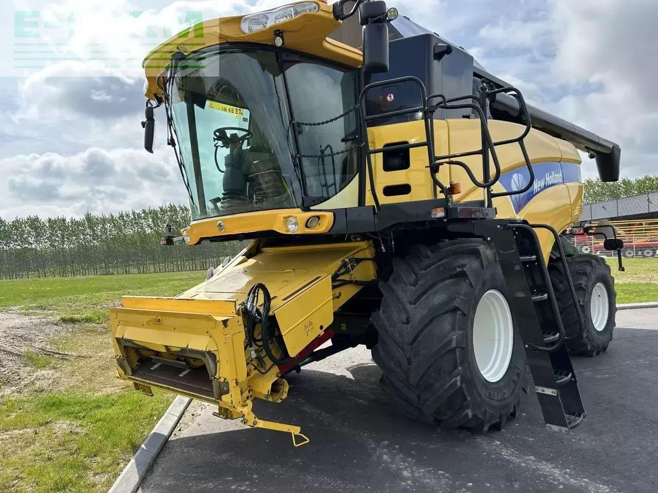 New Holland cx 8090 - Skördetröska: bild 2 New Holland cx 8090 - Skördetröska: bild 2