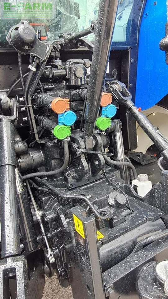 New Holland t5.90 dual command - Traktor: bild 3 New Holland t5.90 dual command - Traktor: bild 3