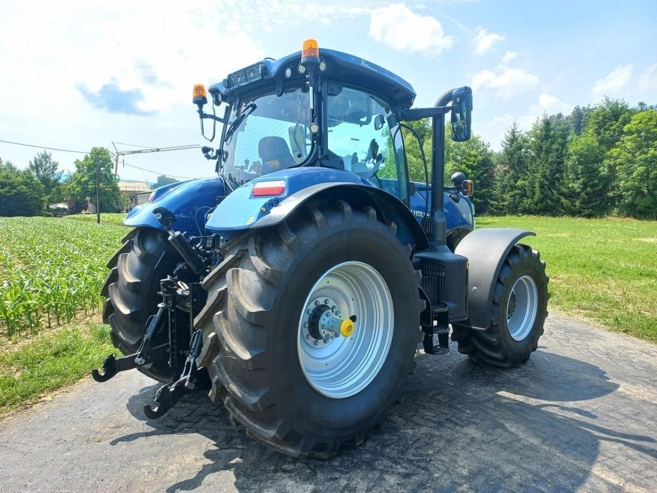 New Holland t7.270 auto command sidewinder ii (stage v) - Traktor: bild 5 New Holland t7.270 auto command sidewinder ii (stage v) - Traktor: bild 5
