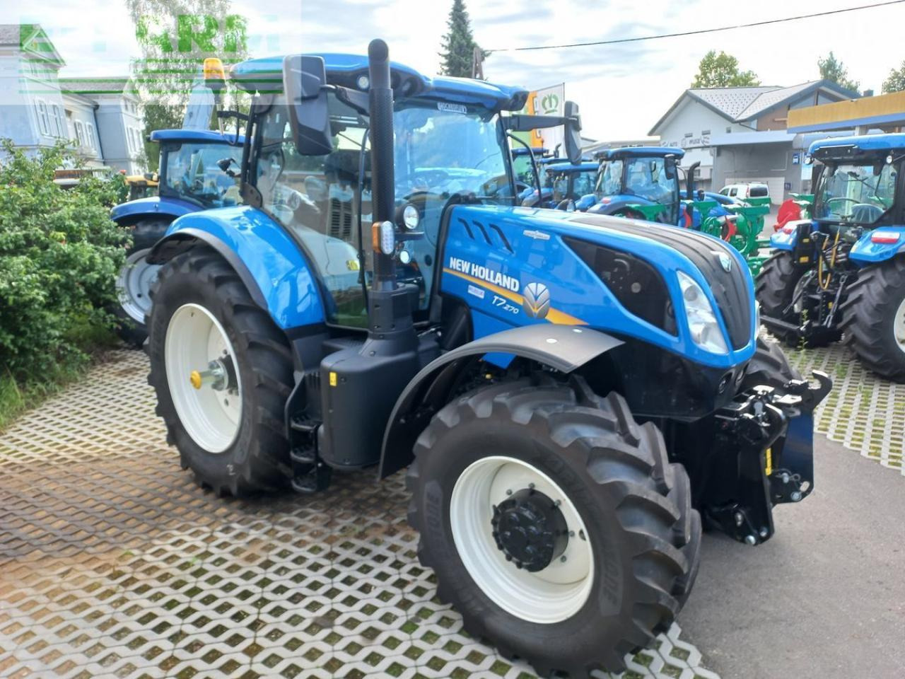 New Holland t7.270 auto command sidewinder ii (stage v) - Traktor: bild 1 New Holland t7.270 auto command sidewinder ii (stage v) - Traktor: bild 1