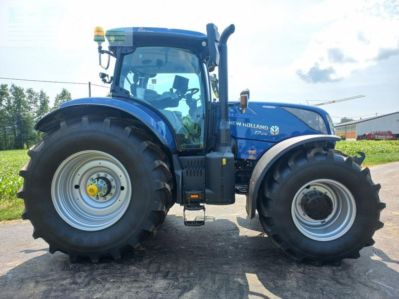 New Holland t7.270 auto command sidewinder ii (stage v) - Traktor: bild 4 New Holland t7.270 auto command sidewinder ii (stage v) - Traktor: bild 4