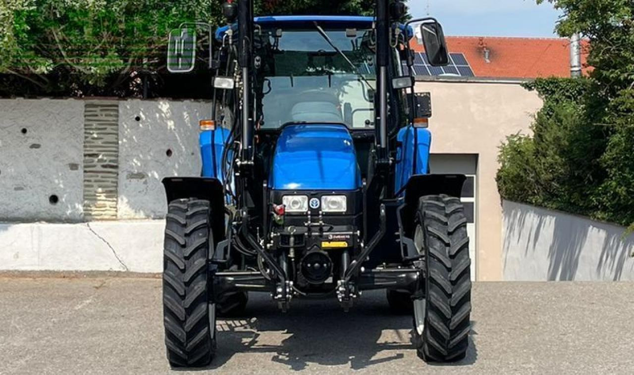 New Holland tl100 (4wd) - Traktor: bild 2 New Holland tl100 (4wd) - Traktor: bild 2