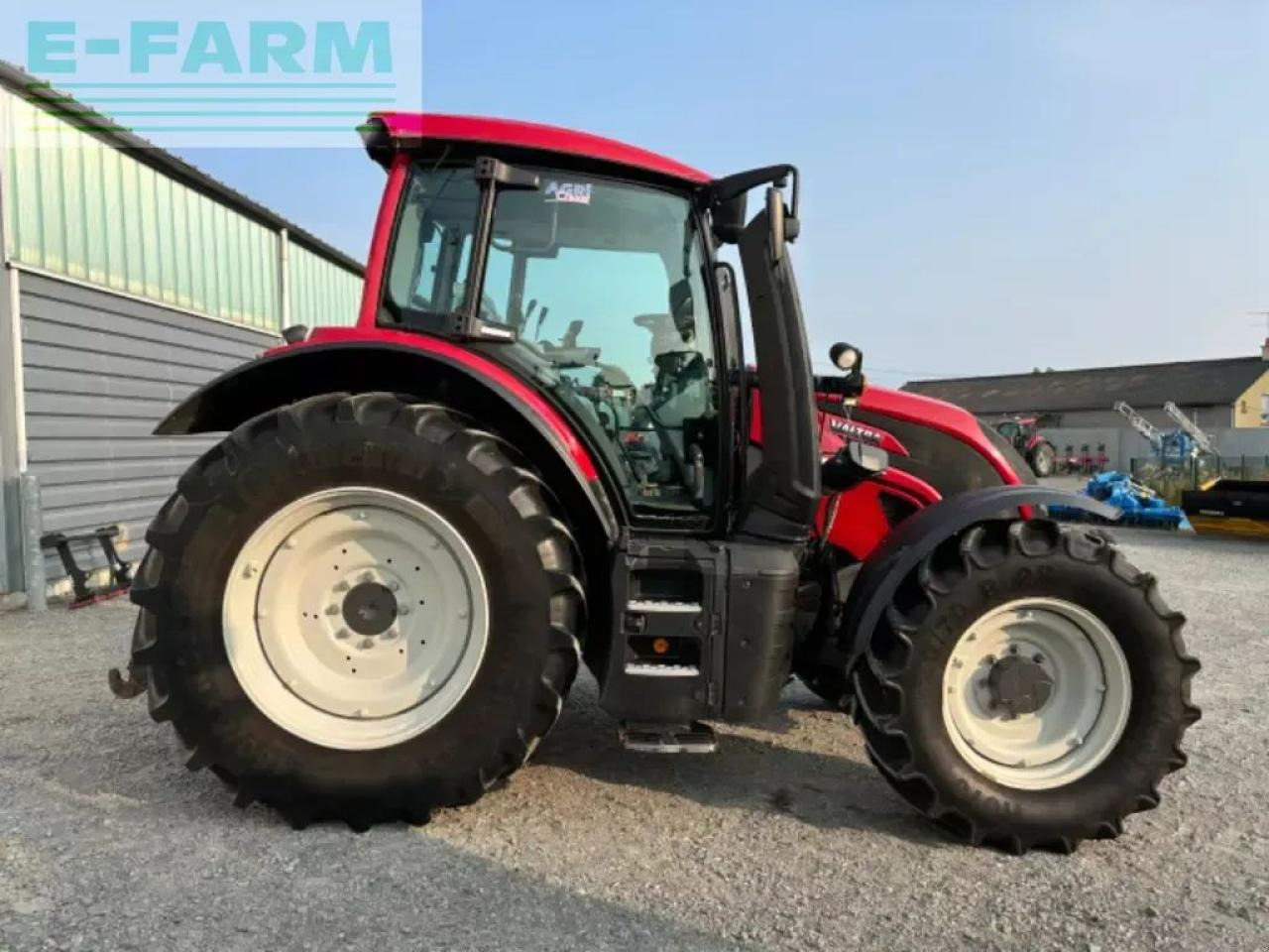 Valtra n135h - Traktor: bild 2 Valtra n135h - Traktor: bild 2