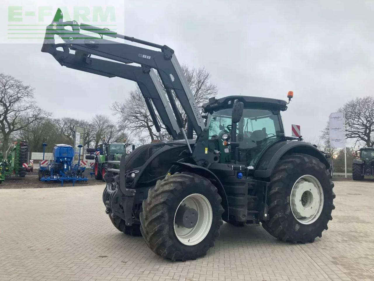Valtra s374 smarttouch - Traktor: bild 2 Valtra s374 smarttouch - Traktor: bild 2