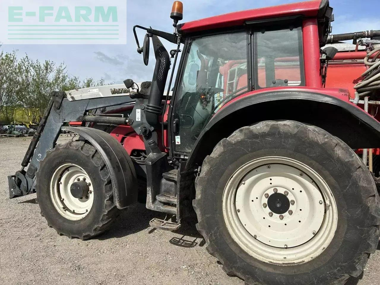 Valtra valtra n 143 - Traktor: bild 2 Valtra valtra n 143 - Traktor: bild 2