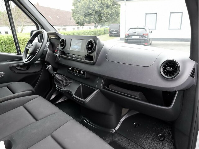 MERCEDES-BENZ Sprinter 317 CDI Kasten,L2H2,MBUX,Kamera - Skåpbil: bild 4 MERCEDES-BENZ Sprinter 317 CDI Kasten,L2H2,MBUX,Kamera - Skåpbil: bild 4