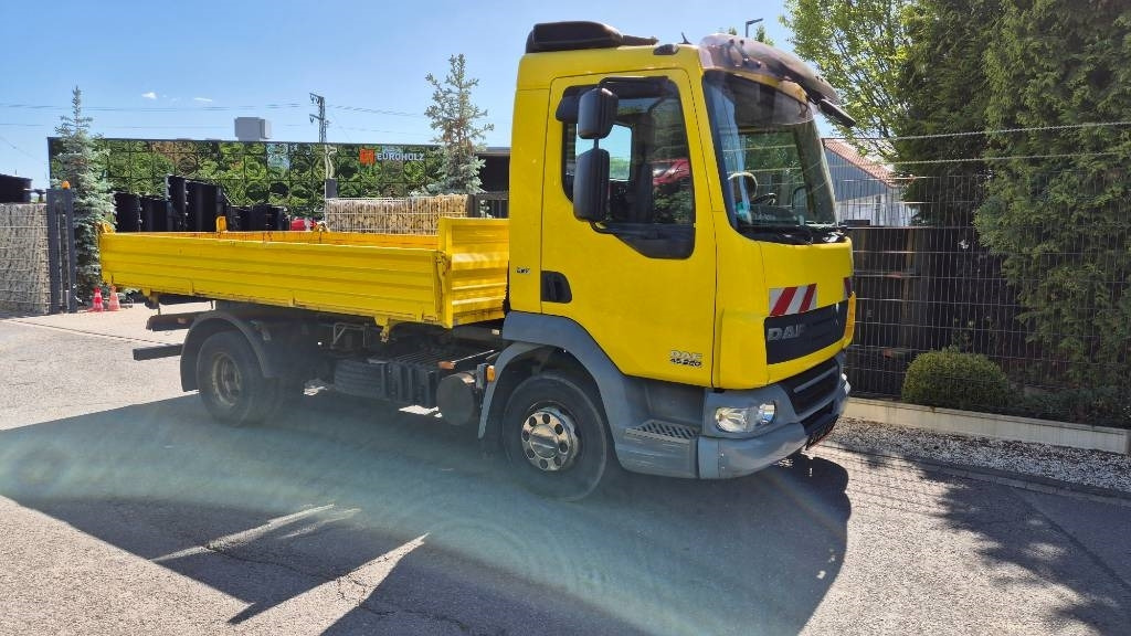 DAF Lkw 3-Seiten-Kipper Meiller 45.220, 2 x AHK, Servo - Tippbil lastbil: bild 2 DAF Lkw 3-Seiten-Kipper Meiller 45.220, 2 x AHK, Servo - Tippbil lastbil: bild 2