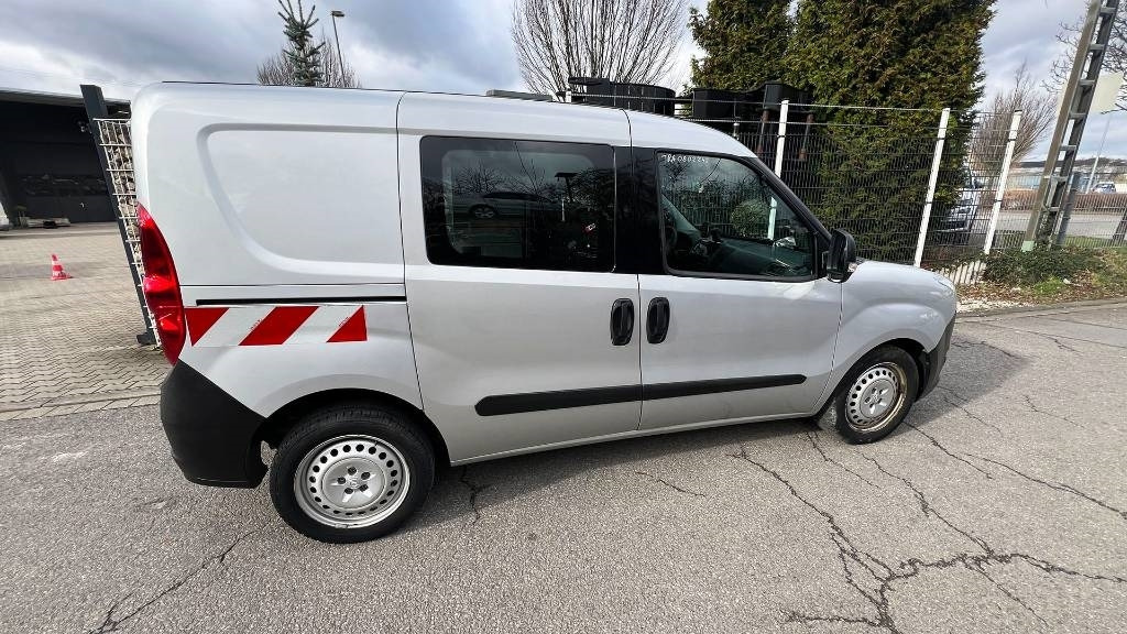 Opel Combo 1.3, Kasten, Transporter, Werkstattschränke - Volymskåp: bild 5 Opel Combo 1.3, Kasten, Transporter, Werkstattschränke - Volymskåp: bild 5
