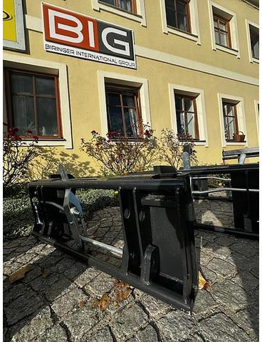 Big Genie / Terex Adapter passend zu Euro Aufnahme - Tillbehör: bild 1 Big Genie / Terex Adapter passend zu Euro Aufnahme - Tillbehör: bild 1