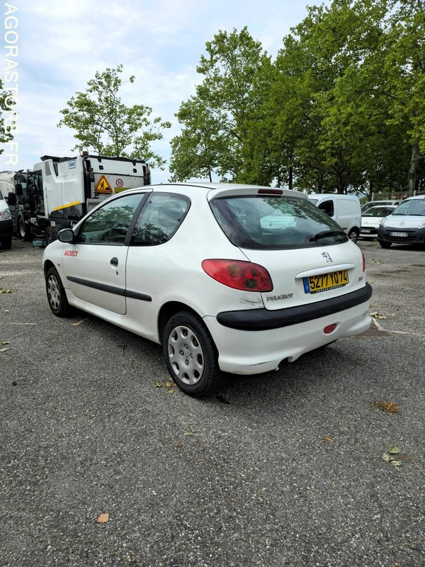 5277 YQ 74 - Peugeot 206 - Personbil: bild 5 5277 YQ 74 - Peugeot 206 - Personbil: bild 5