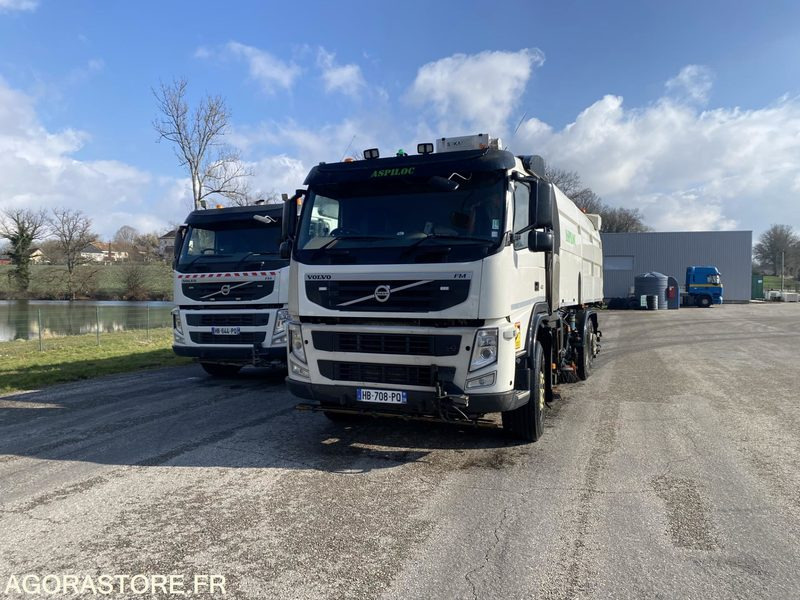 BALAYEUSE VOLVO BLANC 6 ROUES - ANNEE 2013 - 245000KMS - Sopmaskin: bild 2 BALAYEUSE VOLVO BLANC 6 ROUES - ANNEE 2013 - 245000KMS - Sopmaskin: bild 2