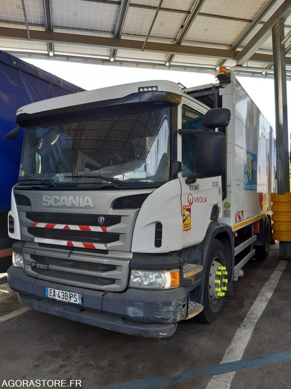 BOM AR SCANIA 19T - SEMAT - R32467 - 182244 kms - Sopbil: bild 1 BOM AR SCANIA 19T - SEMAT - R32467 - 182244 kms - Sopbil: bild 1