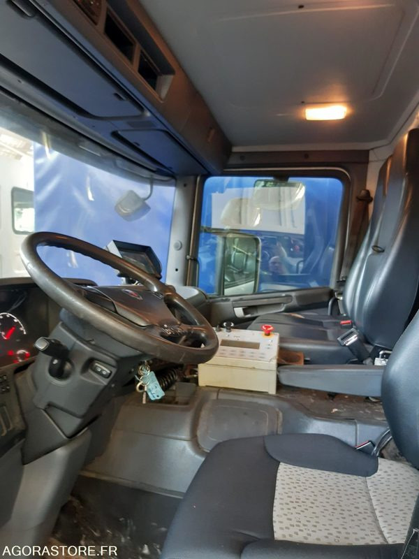BOM AR SCANIA 19T - SEMAT - R32467 - 182244 kms - Sopbil: bild 2 BOM AR SCANIA 19T - SEMAT - R32467 - 182244 kms - Sopbil: bild 2