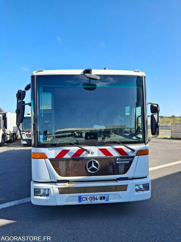 BOM Mercedes Econic 243135 kms 2013 - CX-094-MW - Sopbil: bild 5 BOM Mercedes Econic 243135 kms 2013 - CX-094-MW - Sopbil: bild 5
