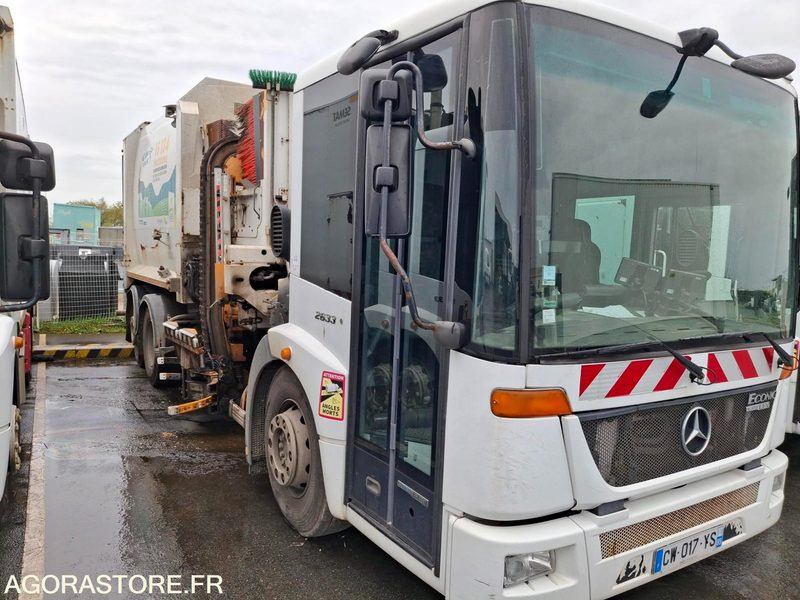BOM Mercedes Econic 256043 kms 2013 - CW-017-YS - Sopbil: bild 1 BOM Mercedes Econic 256043 kms 2013 - CW-017-YS - Sopbil: bild 1