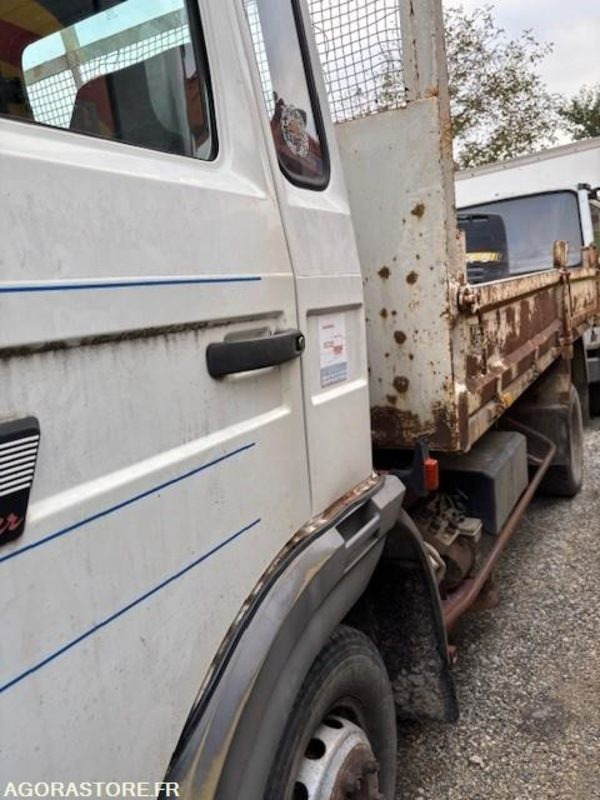 CAMION BENNE RENAULT S135 MIDLINER 1995 204000 KM - Tippbil lastbil: bild 3 CAMION BENNE RENAULT S135 MIDLINER 1995 204000 KM - Tippbil lastbil: bild 3