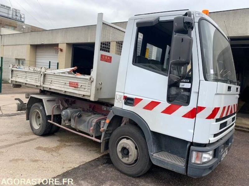 CAMION IVECO AMPLIROLL 65 E 13 TIPPER - 2003 - BON ETAT - Tippbil lastbil: bild 2 CAMION IVECO AMPLIROLL 65 E 13 TIPPER - 2003 - BON ETAT - Tippbil lastbil: bild 2