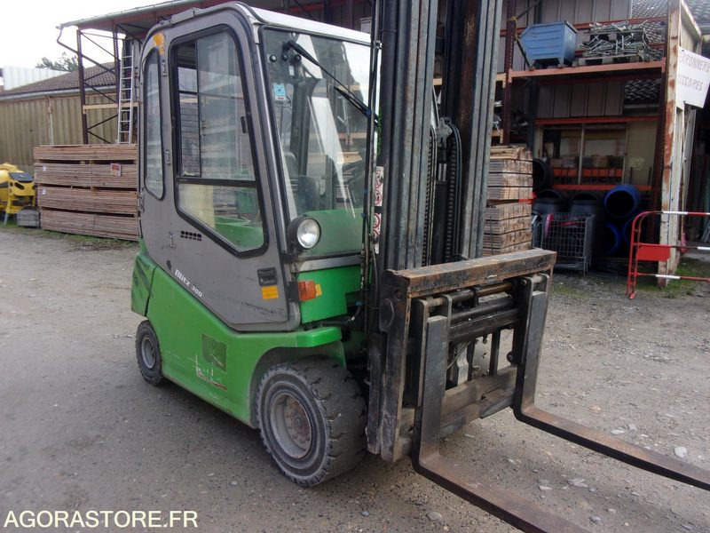 CHARIOT ÉLÉVATEUR 3 TONNES POSITIONNEUR DE FOURCHES ELECTRIQUE CESAB - Eltruck: bild 1 CHARIOT ÉLÉVATEUR 3 TONNES POSITIONNEUR DE FOURCHES ELECTRIQUE CESAB - Eltruck: bild 1