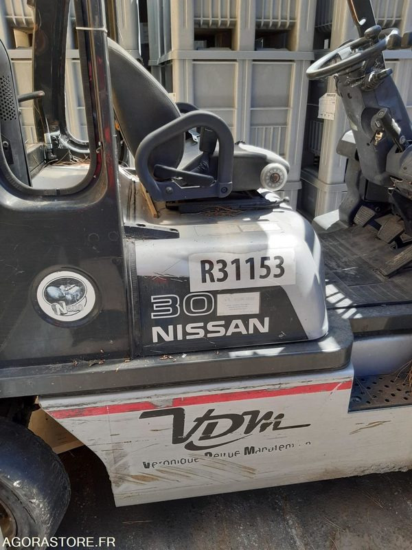 CHARIOT ELEVATEUR NISSAN FOURCHES ROTATIVE HS (R31153) GAZ - Gasoltruck: bild 3 CHARIOT ELEVATEUR NISSAN FOURCHES ROTATIVE HS (R31153) GAZ - Gasoltruck: bild 3