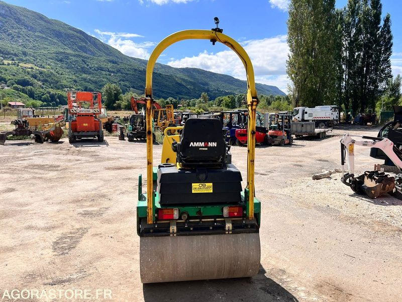 COMPACTEUR AMMANN AV26-2 ROULEAU TANDEM VIBRANT ARTICULÉ - ANNÉE 2008 - 1765 H - Vält: bild 2 COMPACTEUR AMMANN AV26-2 ROULEAU TANDEM VIBRANT ARTICULÉ - ANNÉE 2008 - 1765 H - Vält: bild 2