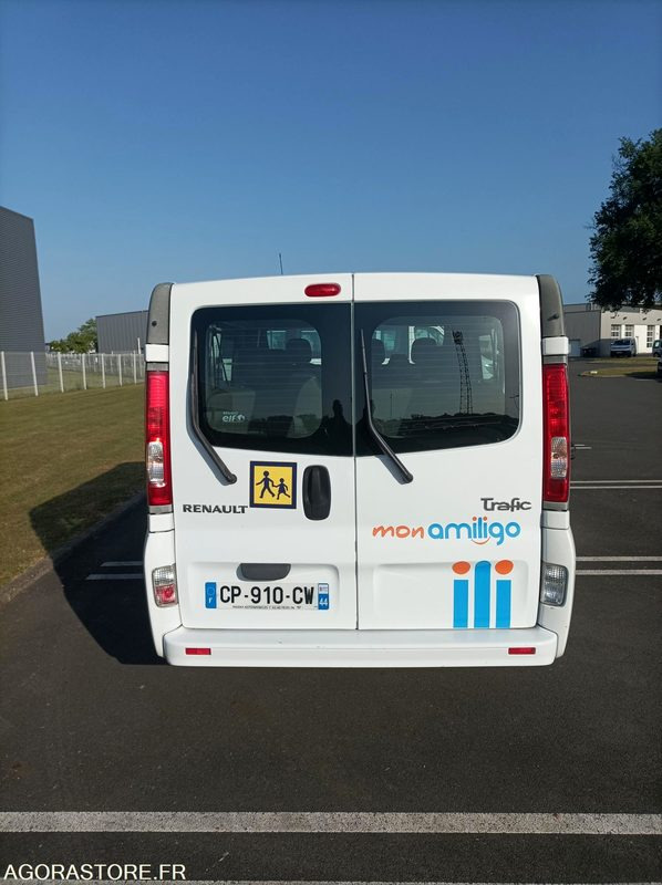 CP-910-CW - Roulant - RENAULT TRAFIC - VP - 9 Places - 308 000 Kms - Minibuss, Persontransport: bild 5 CP-910-CW - Roulant - RENAULT TRAFIC - VP - 9 Places - 308 000 Kms - Minibuss, Persontransport: bild 5