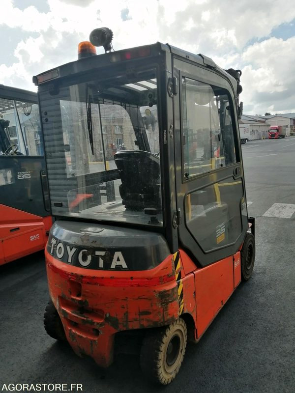 Chariot Toyota 8FBMT35 - 2015 (5210) - Eltruck: bild 4 Chariot Toyota 8FBMT35 - 2015 (5210) - Eltruck: bild 4