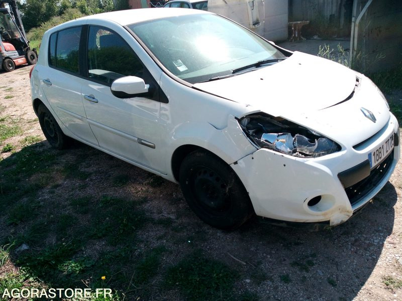 Clio 1.5 DCI accidentée - Personbil: bild 2 Clio 1.5 DCI accidentée - Personbil: bild 2