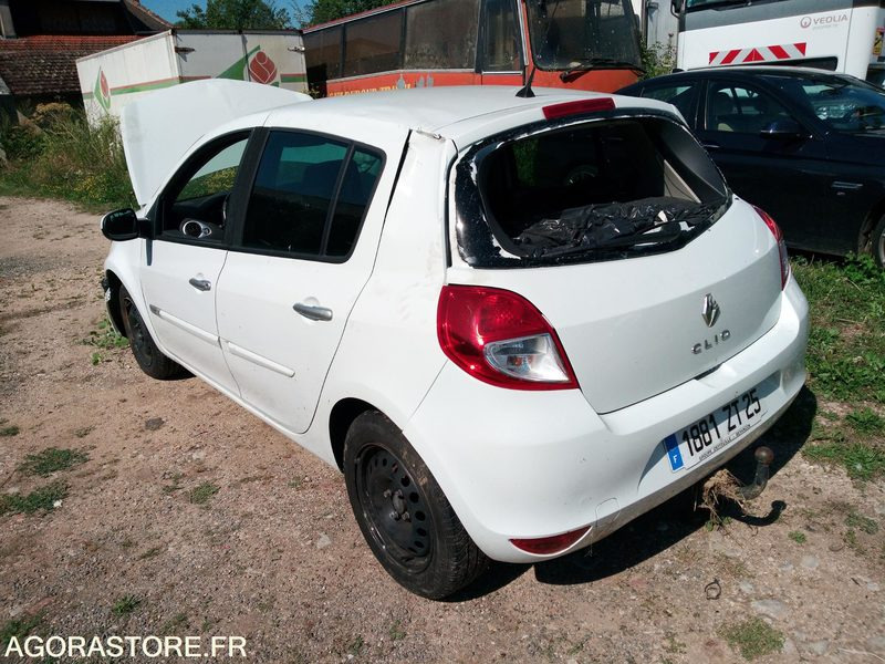 Clio 1.5 DCI accidentée - Personbil: bild 3 Clio 1.5 DCI accidentée - Personbil: bild 3