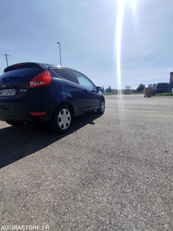 FORD FIESTA 1.4 TDCI DIESEL - ANNEE 2009 - 168000 KMS - 5 PLACES - Personbil: bild 4 FORD FIESTA 1.4 TDCI DIESEL - ANNEE 2009 - 168000 KMS - 5 PLACES - Personbil: bild 4
