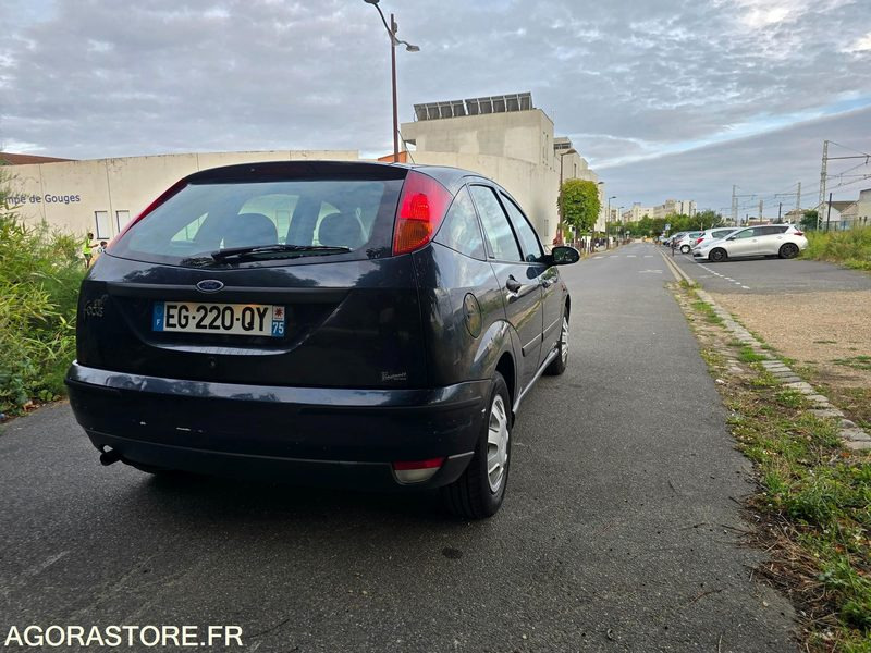 FORD FOCUS 1.6 - ESSENCE - 158 000 KM - Personbil: bild 4 FORD FOCUS 1.6 - ESSENCE - 158 000 KM - Personbil: bild 4