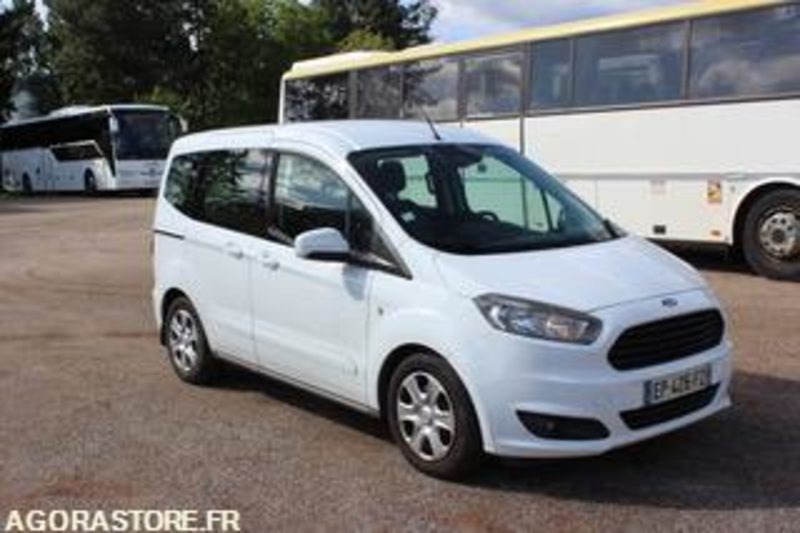 FORD TOURNEO - 2017 - 178 348 KMS - EP426FZ - Små skåpbil: bild 2 FORD TOURNEO - 2017 - 178 348 KMS - EP426FZ - Små skåpbil: bild 2