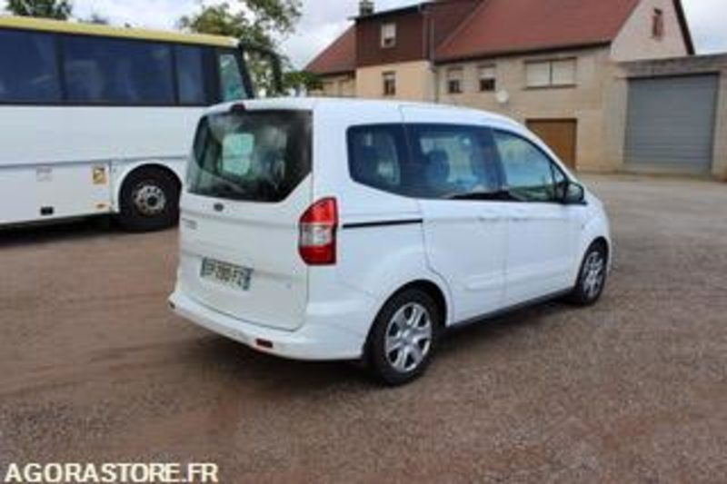 FORD TOURNEO - 2017 - 192 126 KMS- EP280FZ - Små skåpbil: bild 2 FORD TOURNEO - 2017 - 192 126 KMS- EP280FZ - Små skåpbil: bild 2