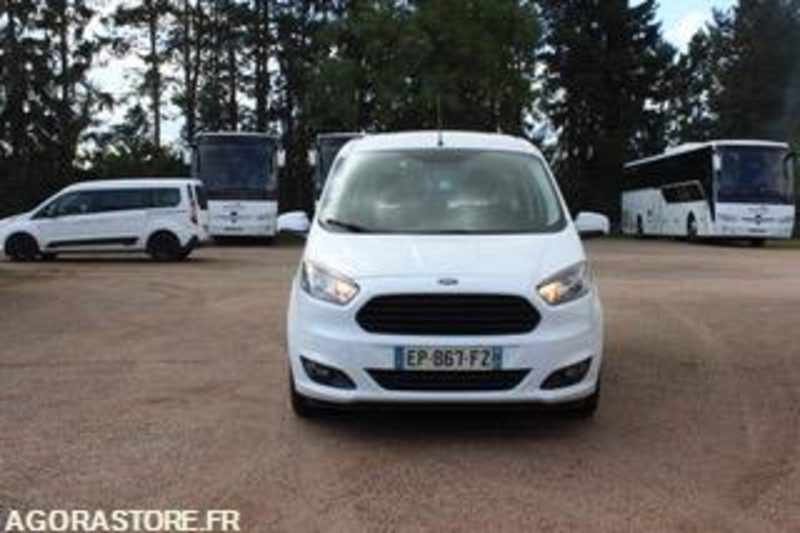 FORD TOURNEO - 2017 - 195 671 KMS - EP867FZ - Små skåpbil: bild 3 FORD TOURNEO - 2017 - 195 671 KMS - EP867FZ - Små skåpbil: bild 3