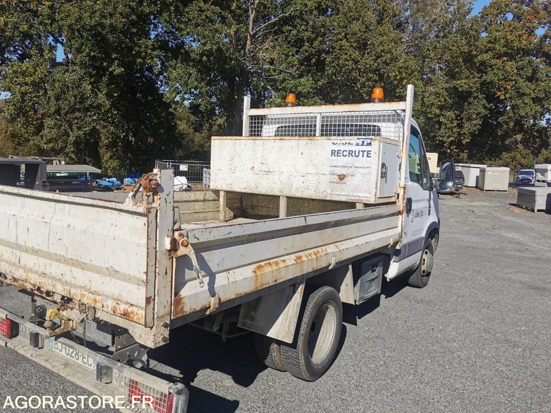 FOURGON BENNE - IVECO - DAILY 35C13 - 2011 / 264350 KM - BJ028EC - Transportbil med tippflak: bild 5 FOURGON BENNE - IVECO - DAILY 35C13 - 2011 / 264350 KM - BJ028EC - Transportbil med tippflak: bild 5