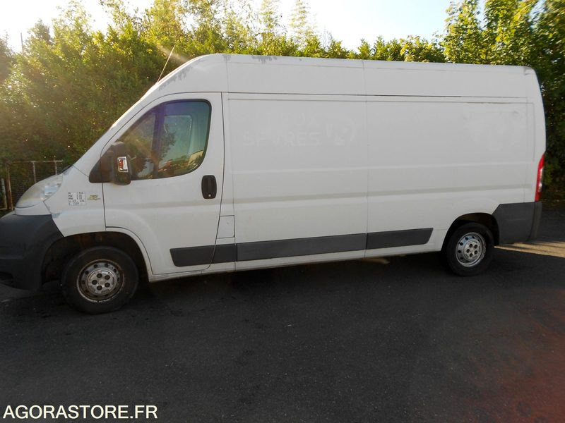 FOURGON FIAT DUCATO - Skåpbil: bild 2 FOURGON FIAT DUCATO - Skåpbil: bild 2