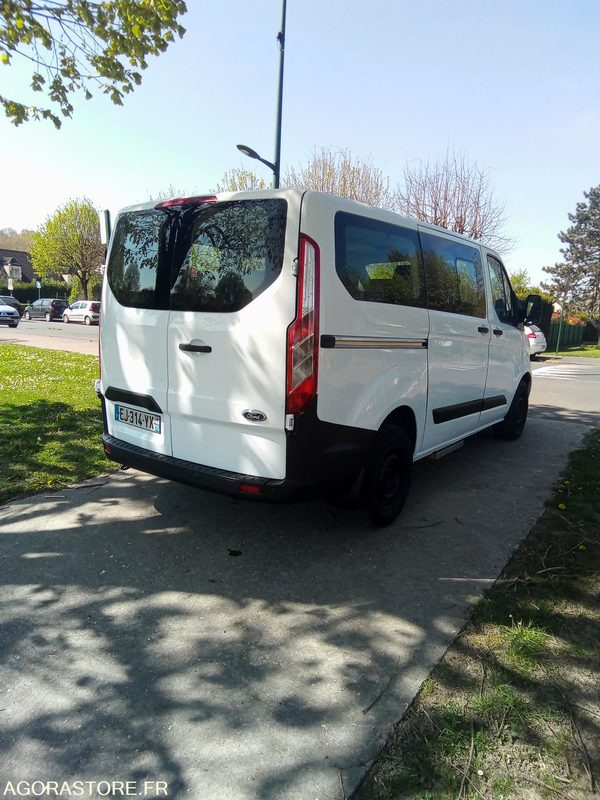 Ford custom kombi. 8 places 215960 - Personbil: bild 2 Ford custom kombi. 8 places 215960 - Personbil: bild 2